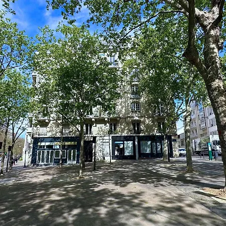 Cosy Flat Near Montparnasse *